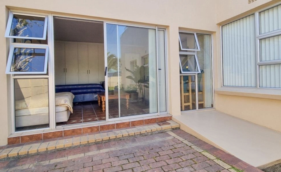 To Let 4 Bedroom Property for Rent in Rosendal Western Cape